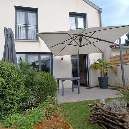 Casa vacanze Un Jardin A Paris, Maison D'architecte Vitry-sur-Seine
