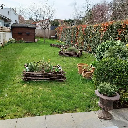 Un Jardin A Paris, Maison D'architecte *